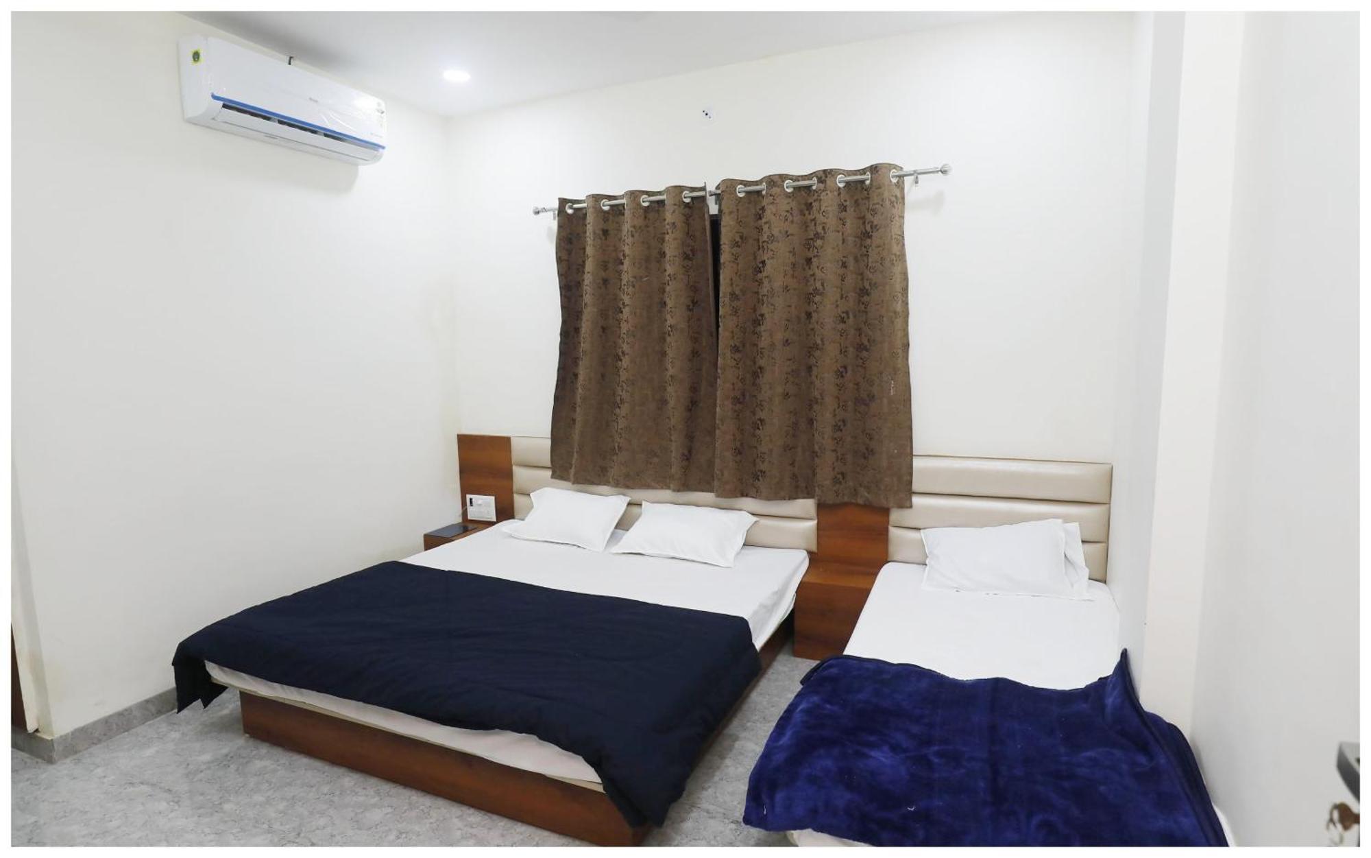 Premium Hotel Ujjain - G A R I M A - Near Mahakal Temple And Rivar - Railway Station - Hygiene & Spacious Room - With Wifi- And Parking Facilities - Best Hotel In Ujjain Exterior foto