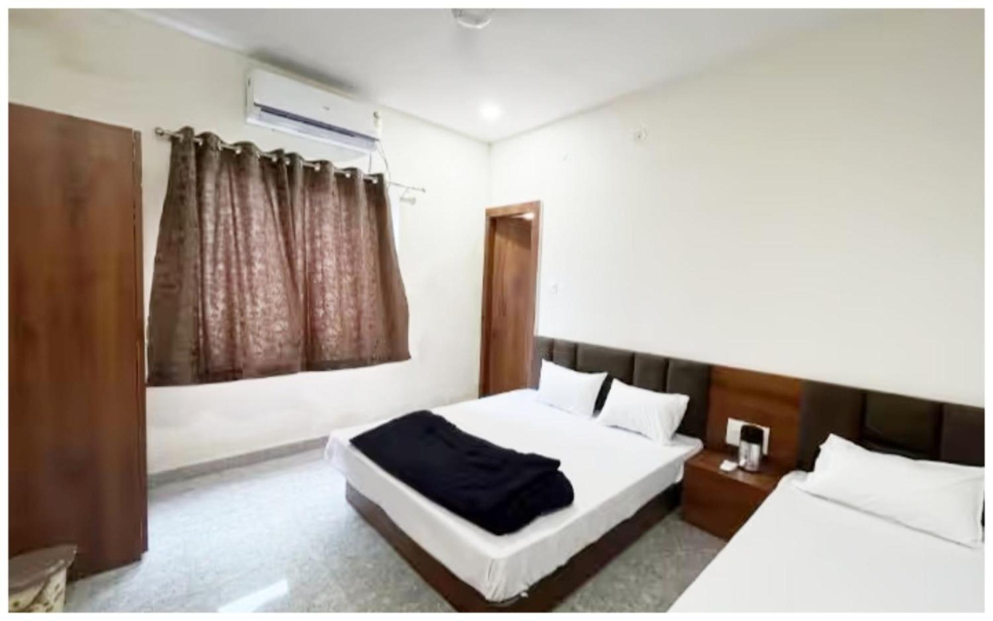 Premium Hotel Ujjain - G A R I M A - Near Mahakal Temple And Rivar - Railway Station - Hygiene & Spacious Room - With Wifi- And Parking Facilities - Best Hotel In Ujjain Exterior foto